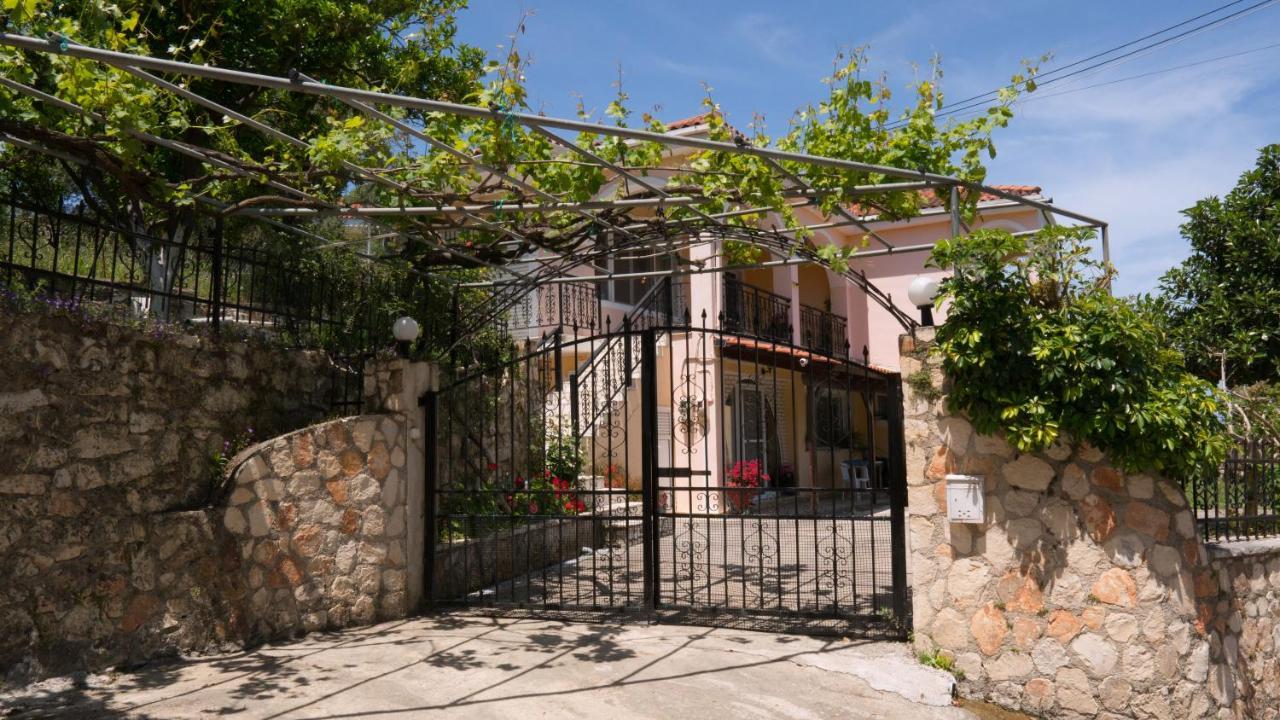 Raptis Guest House Циливи Екстериор снимка